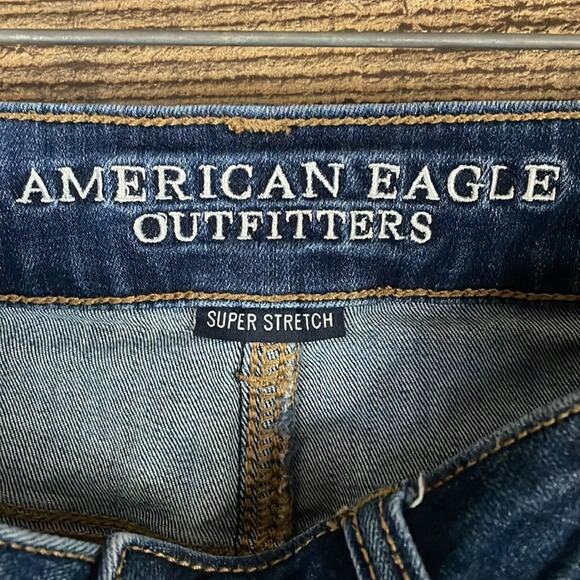 American Eagle Hi Rise Shortie Jean Shorts Blue Denim Exposed Pockets Size 4 - Picture 7 of 9